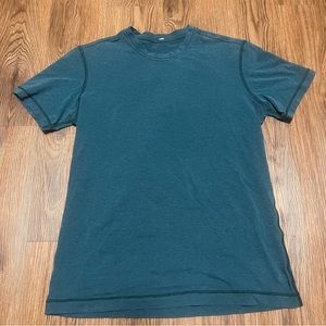 Lululemon men’s Teal athletic Shirt Size Medium